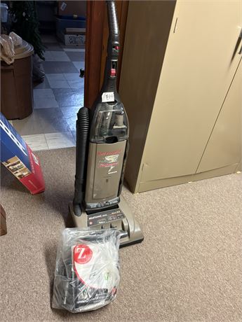 Hoover Wind Tunnel Vacuum