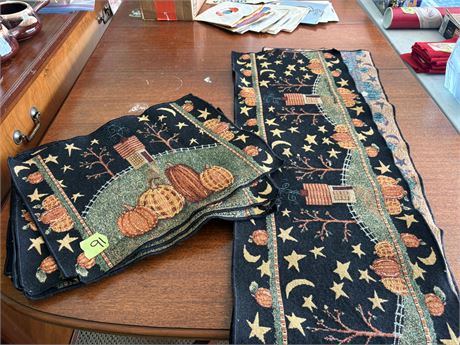 Table Runner and Placemats