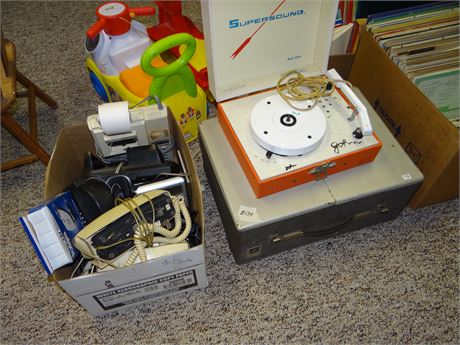 2 Record Players