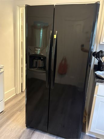 Frigidaire Refrigerator, Clean, Good Condition