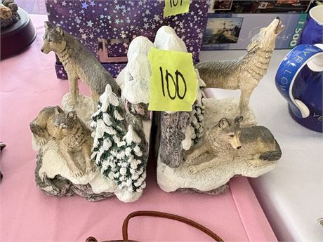 Wolf Book Ends