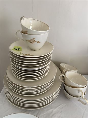 China Set, Castleton Golden Meadow